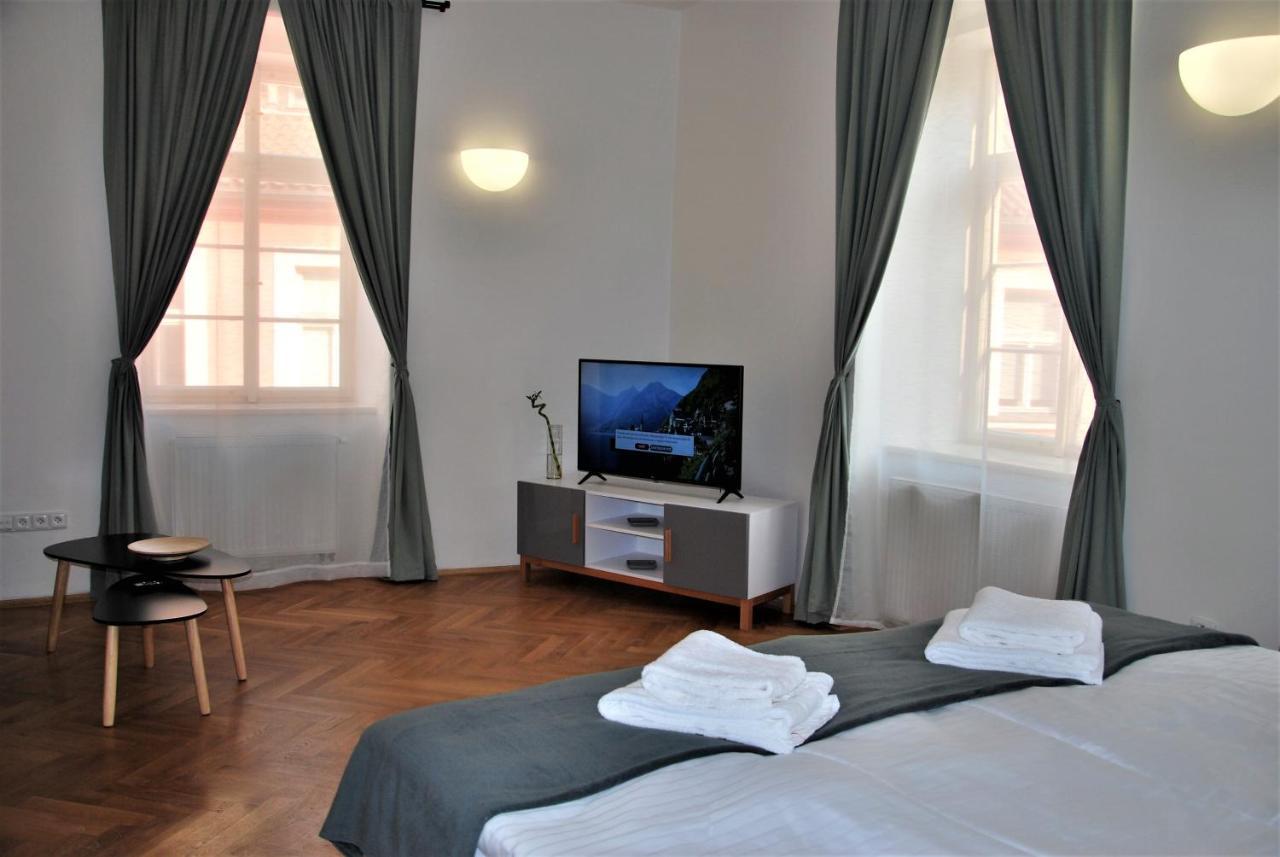 White Swan Boutique Apartments Prague Exterior photo